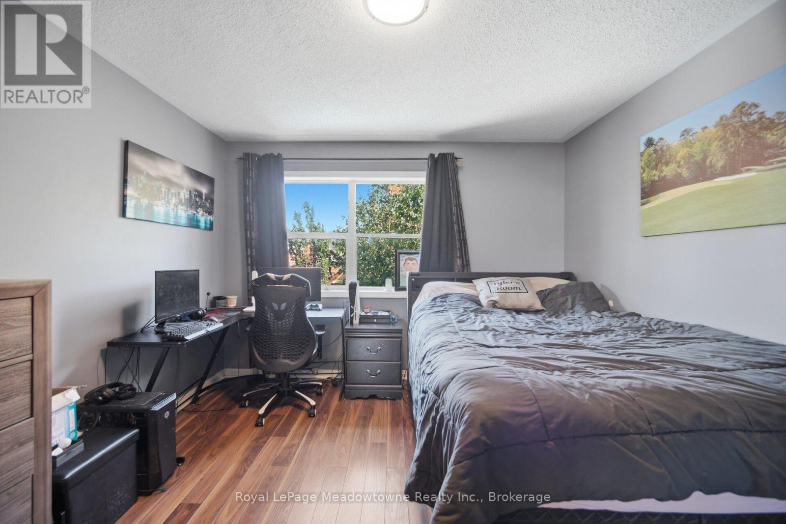 












1406 HEARST BOULEVARD

,
Milton (BE Beaty),




Ontario
L9T6M6

