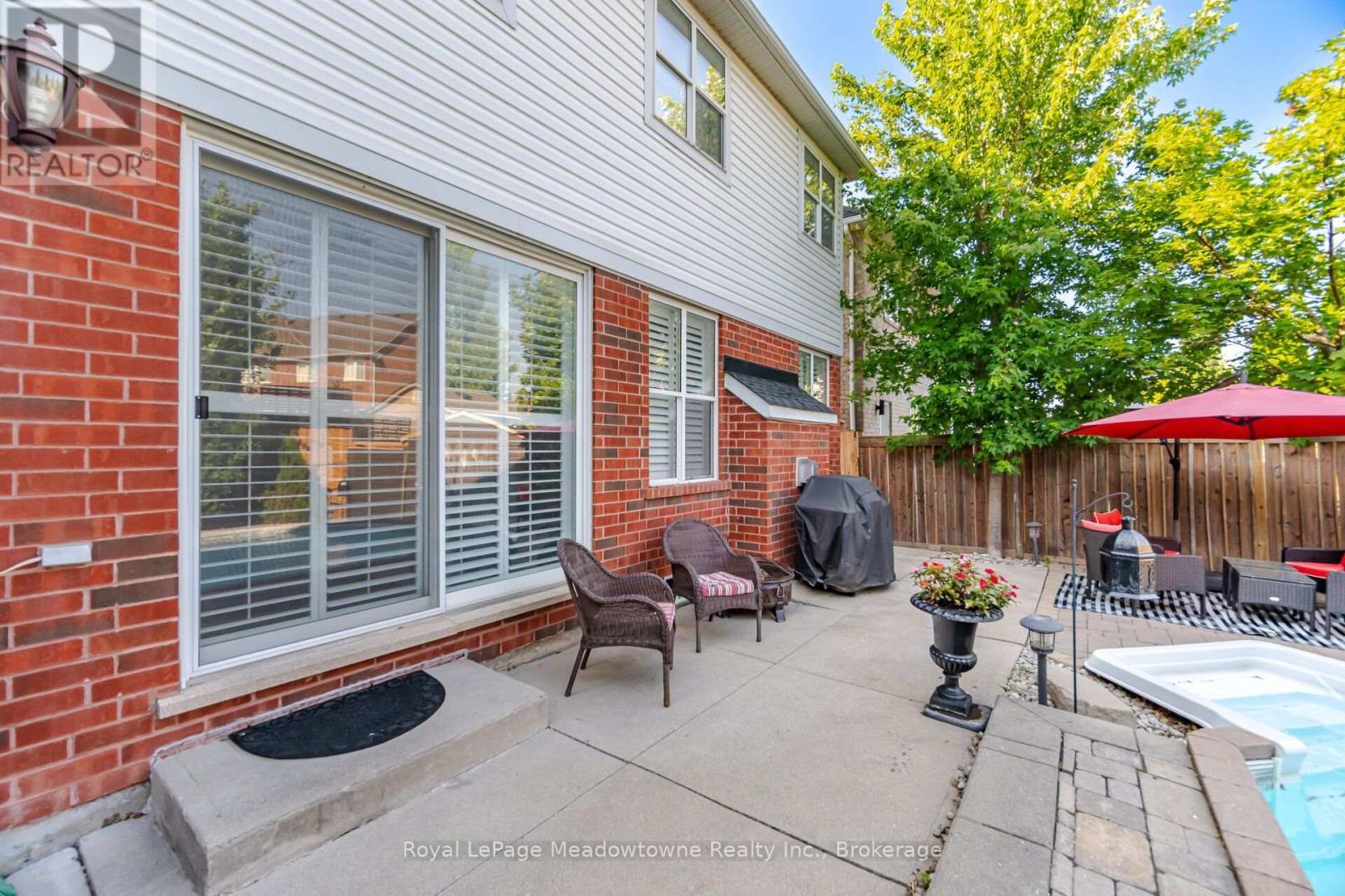 












1406 HEARST BOULEVARD

,
Milton (BE Beaty),




Ontario
L9T6M6

