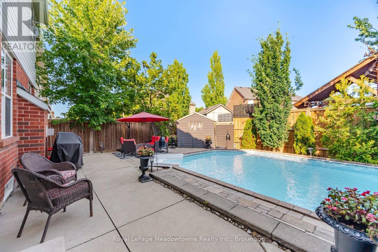 












1406 HEARST BOULEVARD

,
Milton (BE Beaty),




Ontario
L9T6M6

