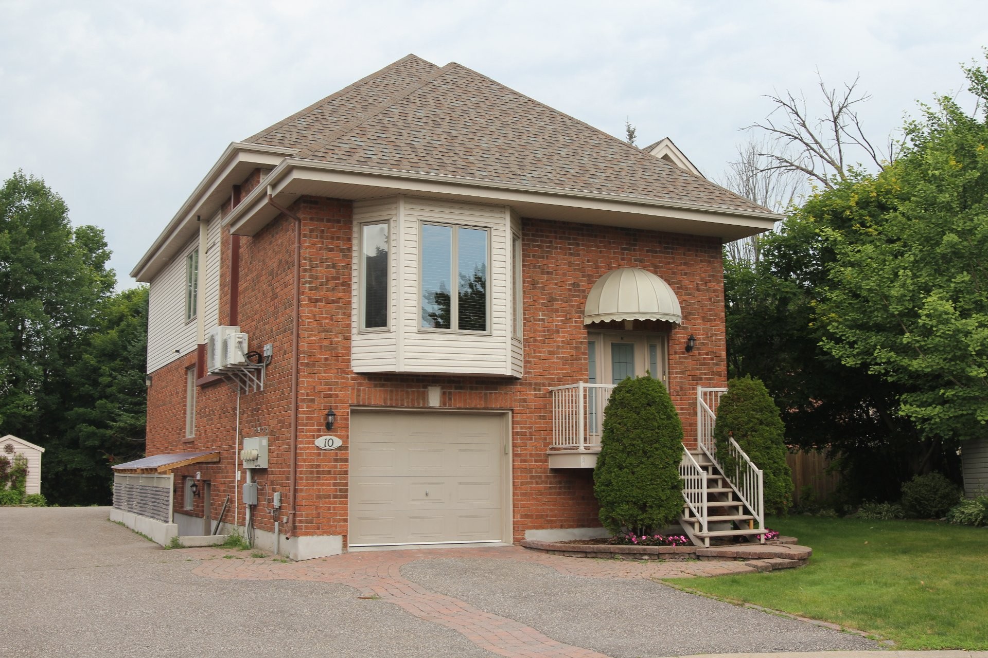 









10


Rue de la Cime

,
Gatineau (Hull),




QC
J8Z3N8

