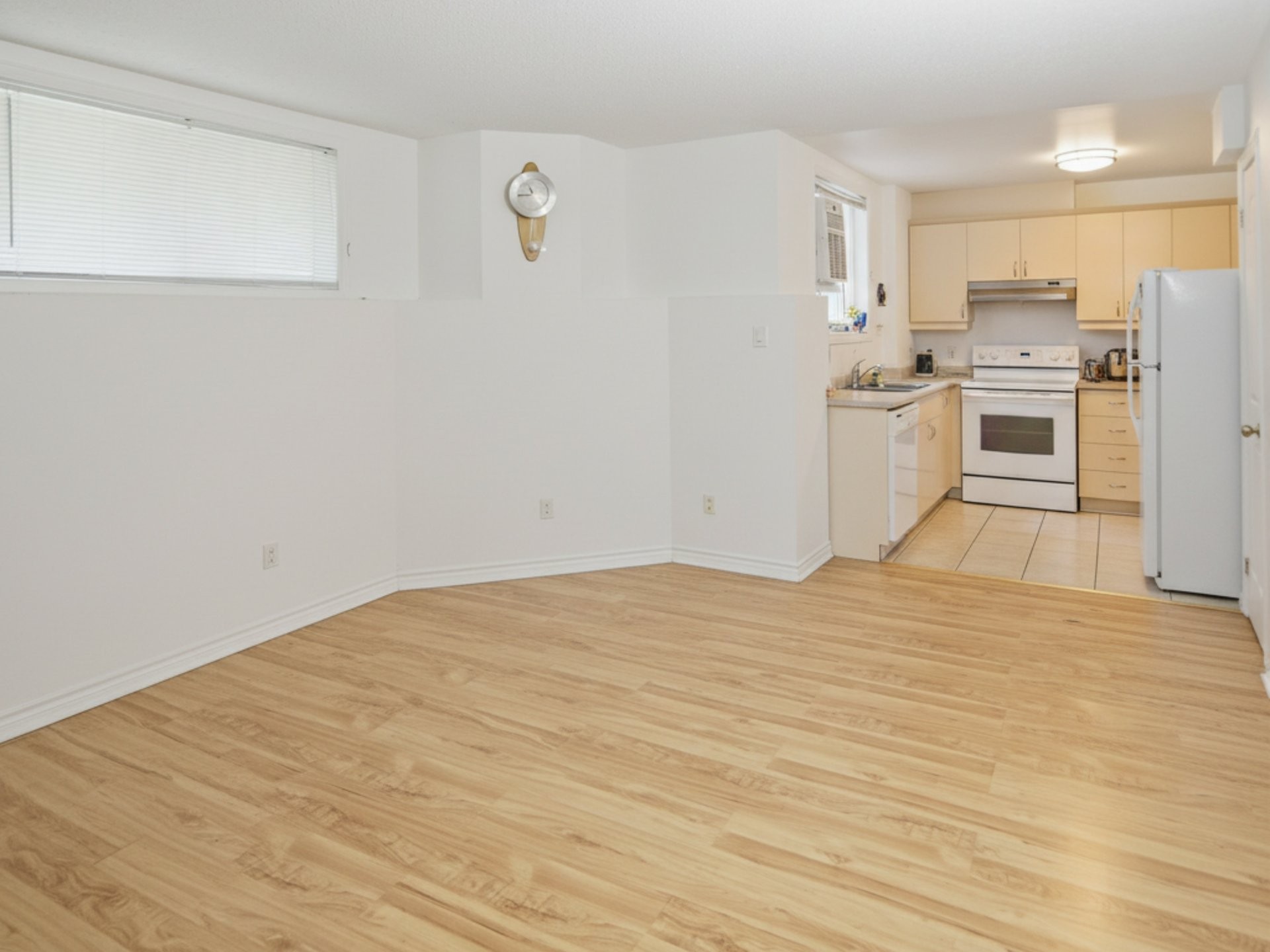 









10


Rue de la Cime

,
Gatineau (Hull),




QC
J8Z3N8

