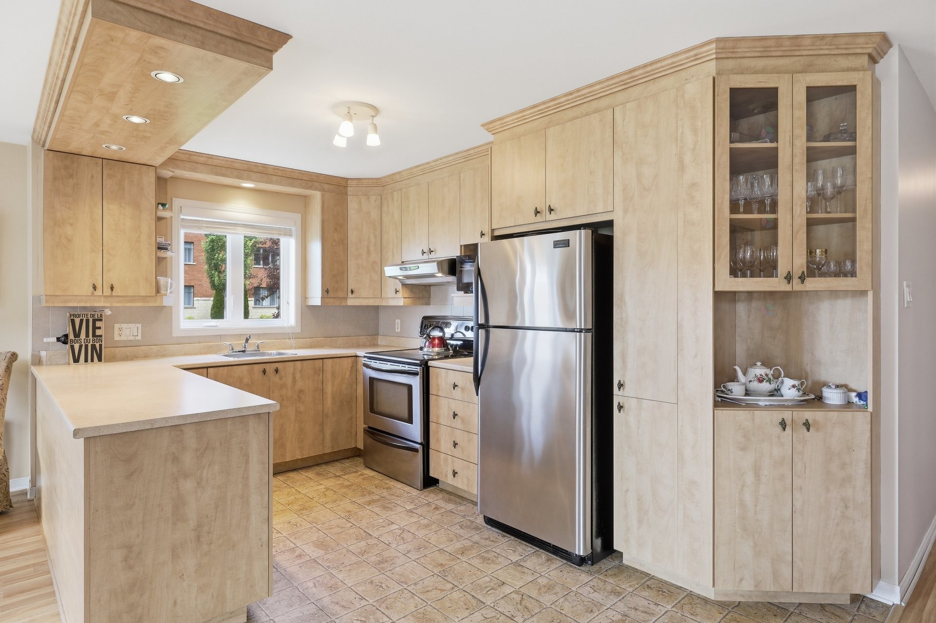 









2158


Rue Racine

, 104,
Longueuil (Saint-Hubert),




QC
J3Y0A7

