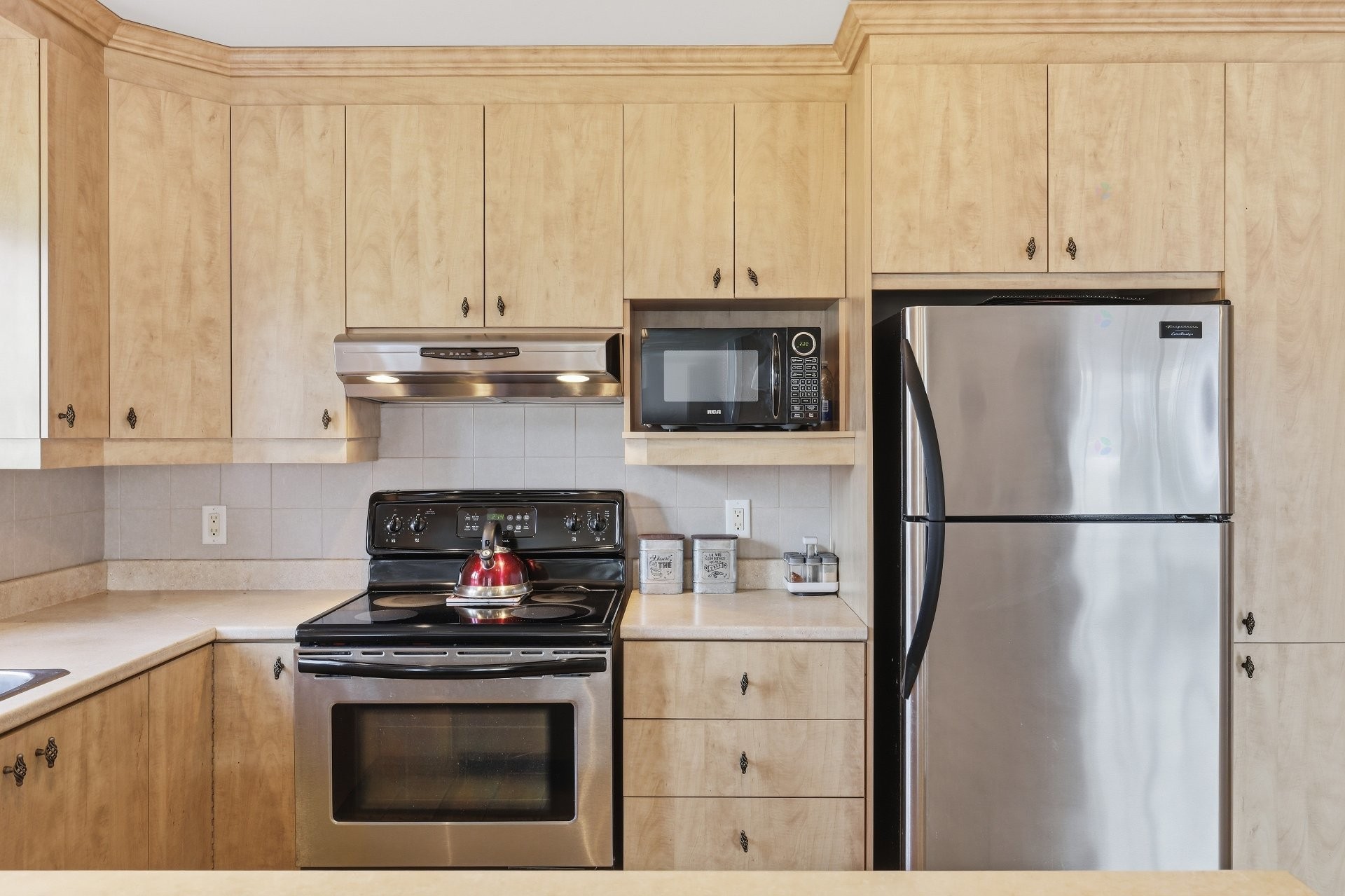 









2158


Rue Racine

, 104,
Longueuil (Saint-Hubert),




QC
J3Y0A7

