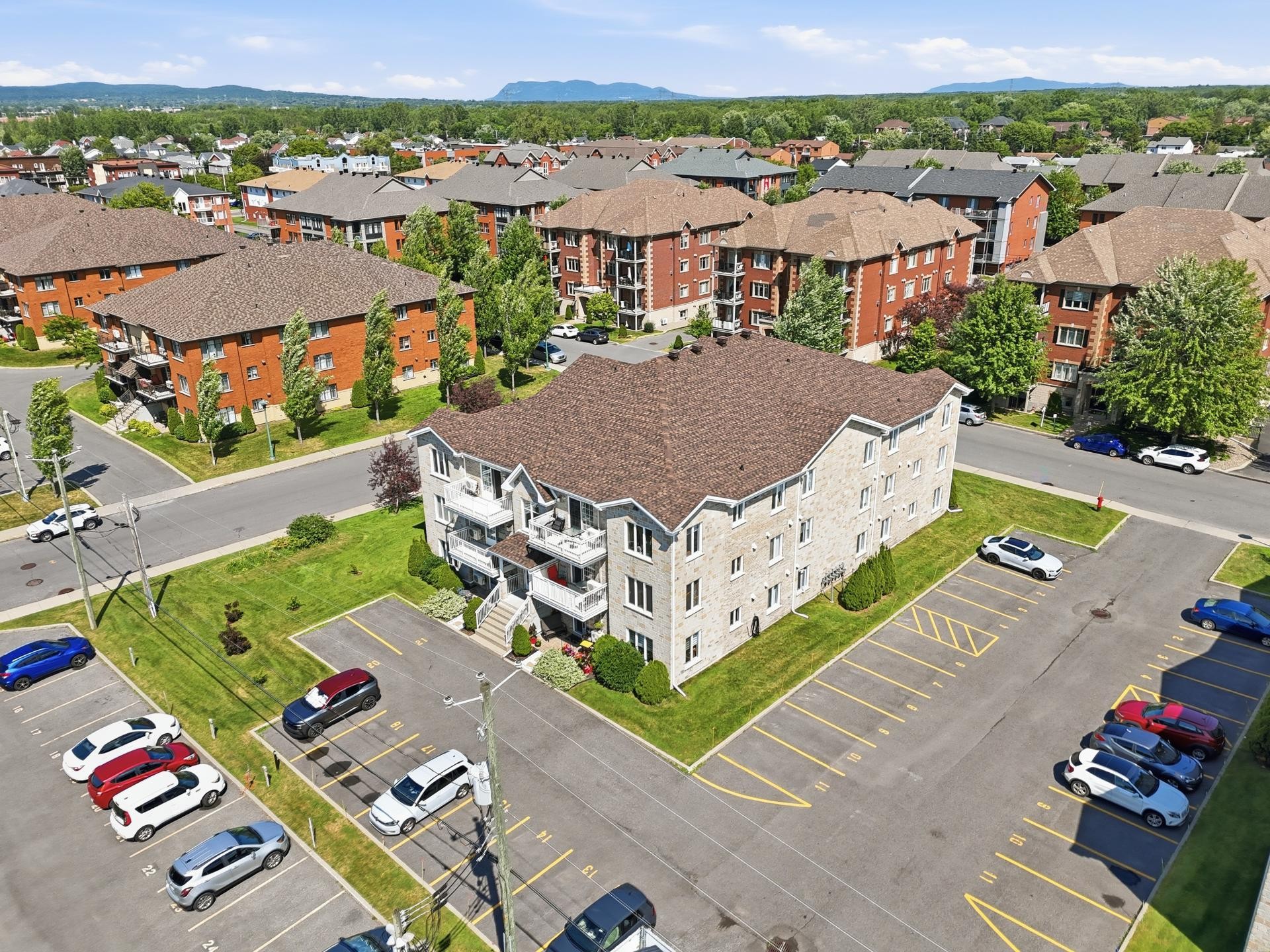 









2158


Rue Racine

, 104,
Longueuil (Saint-Hubert),




QC
J3Y0A7

