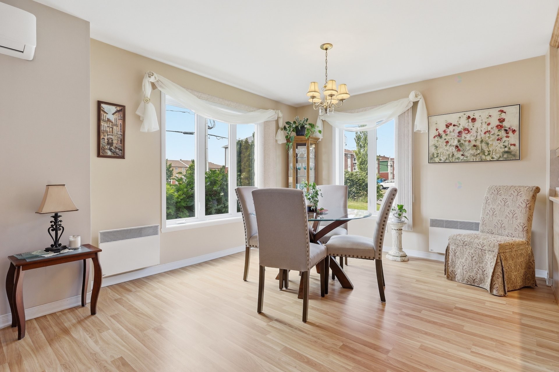









2158


Rue Racine

, 104,
Longueuil (Saint-Hubert),




QC
J3Y0A7


