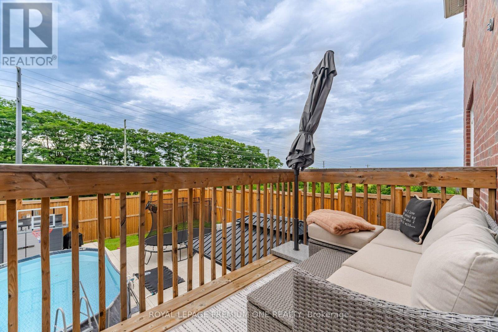 












163 MUIRFIELD DRIVE

,
Barrie,




Ontario
L4N5S4


