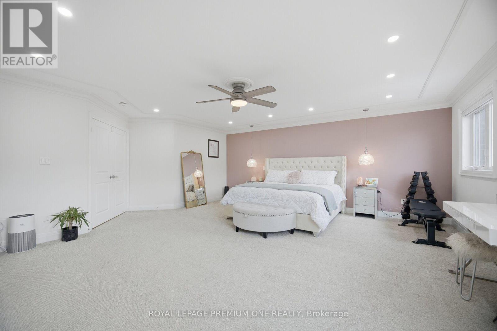 












163 MUIRFIELD DRIVE

,
Barrie,




Ontario
L4N5S4

