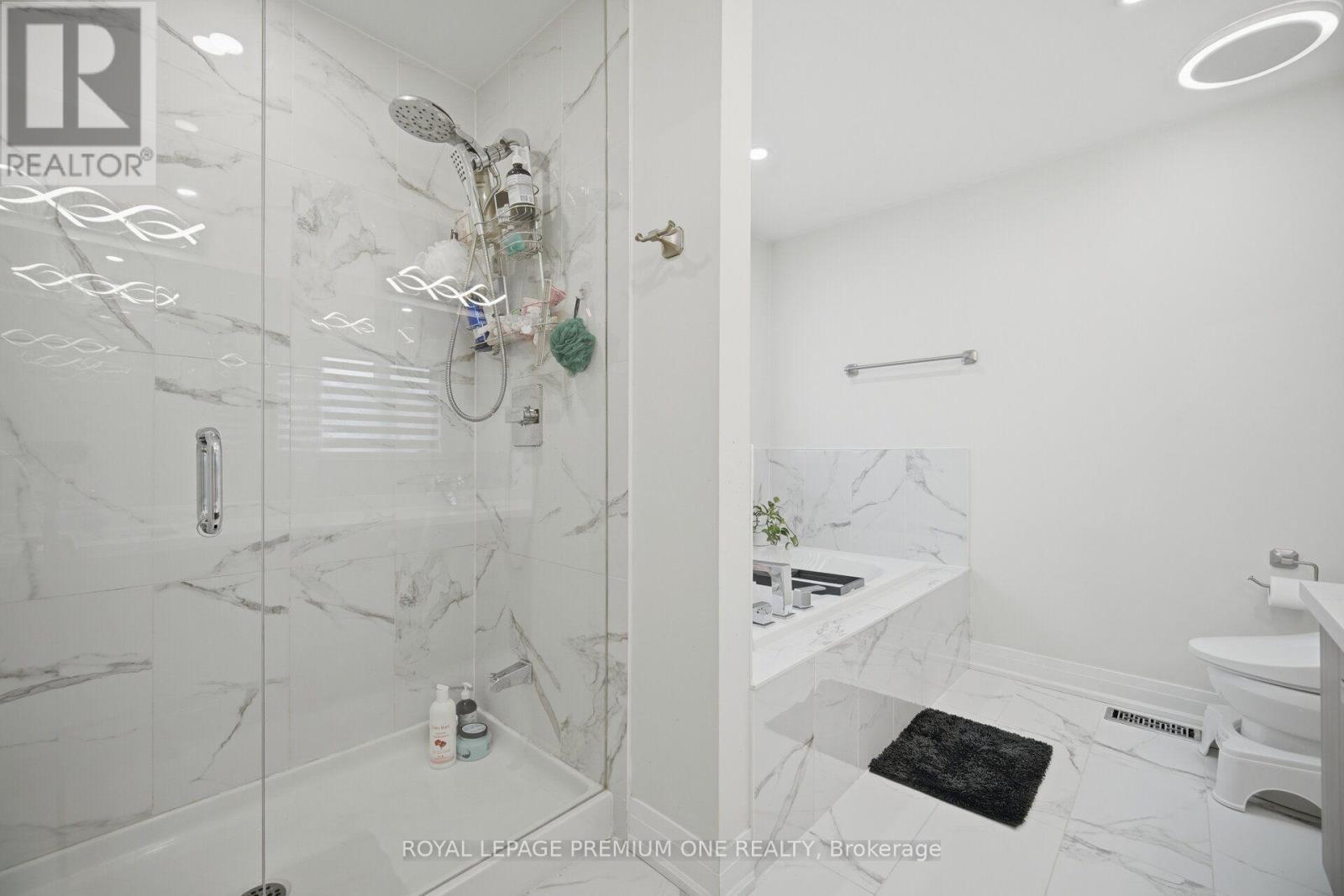 












163 MUIRFIELD DRIVE

,
Barrie,




Ontario
L4N5S4

