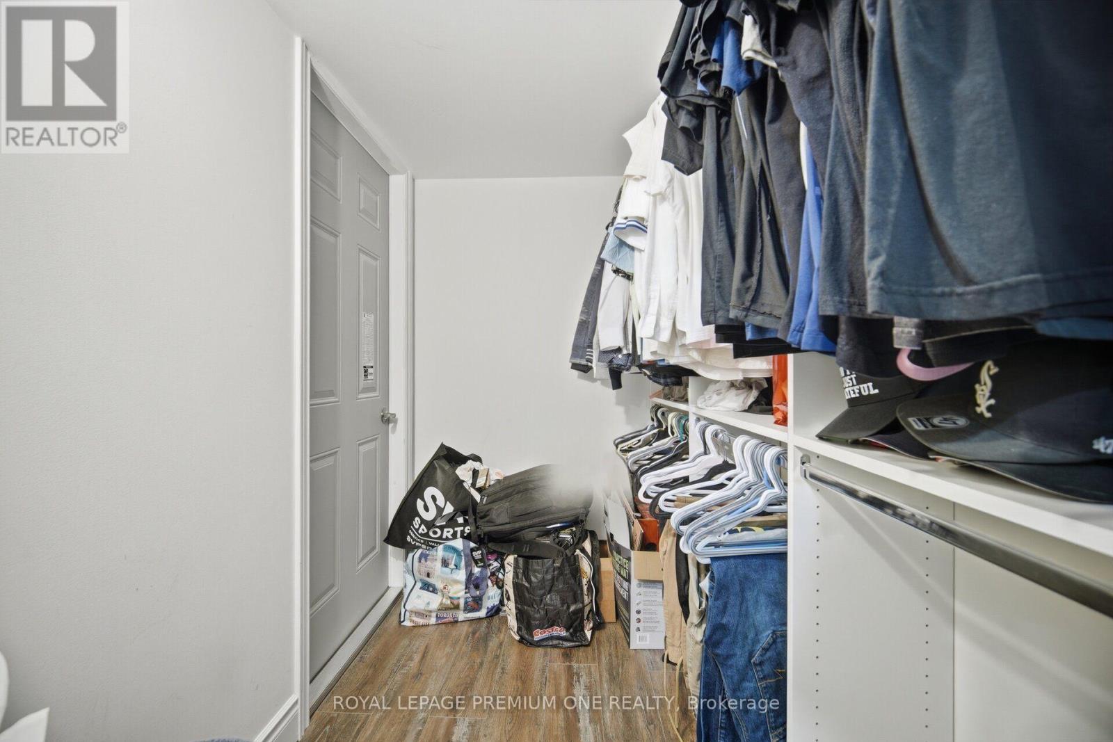 












163 MUIRFIELD DRIVE

,
Barrie,




Ontario
L4N5S4

