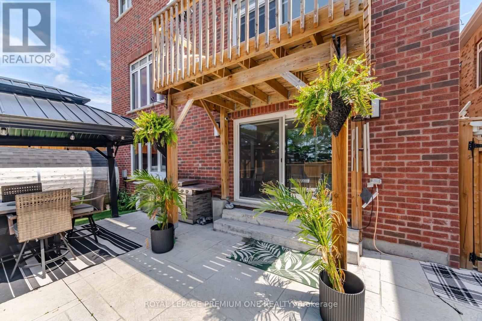 












163 MUIRFIELD DRIVE

,
Barrie,




Ontario
L4N5S4

