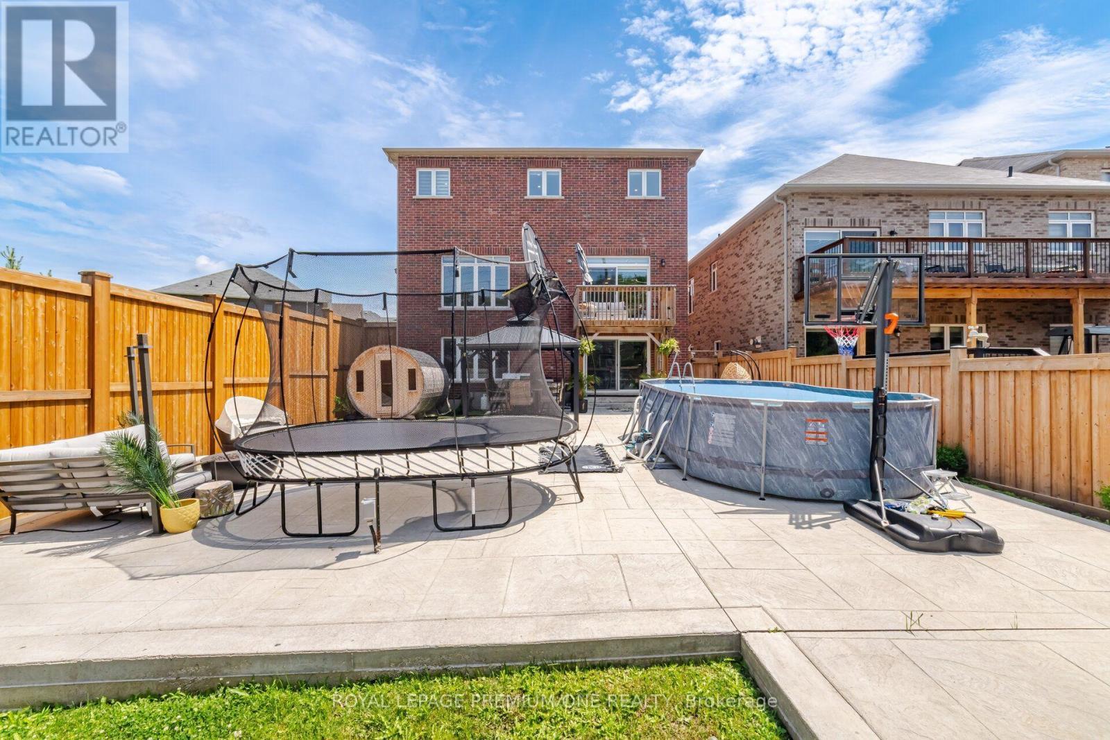 












163 MUIRFIELD DRIVE

,
Barrie,




Ontario
L4N5S4

