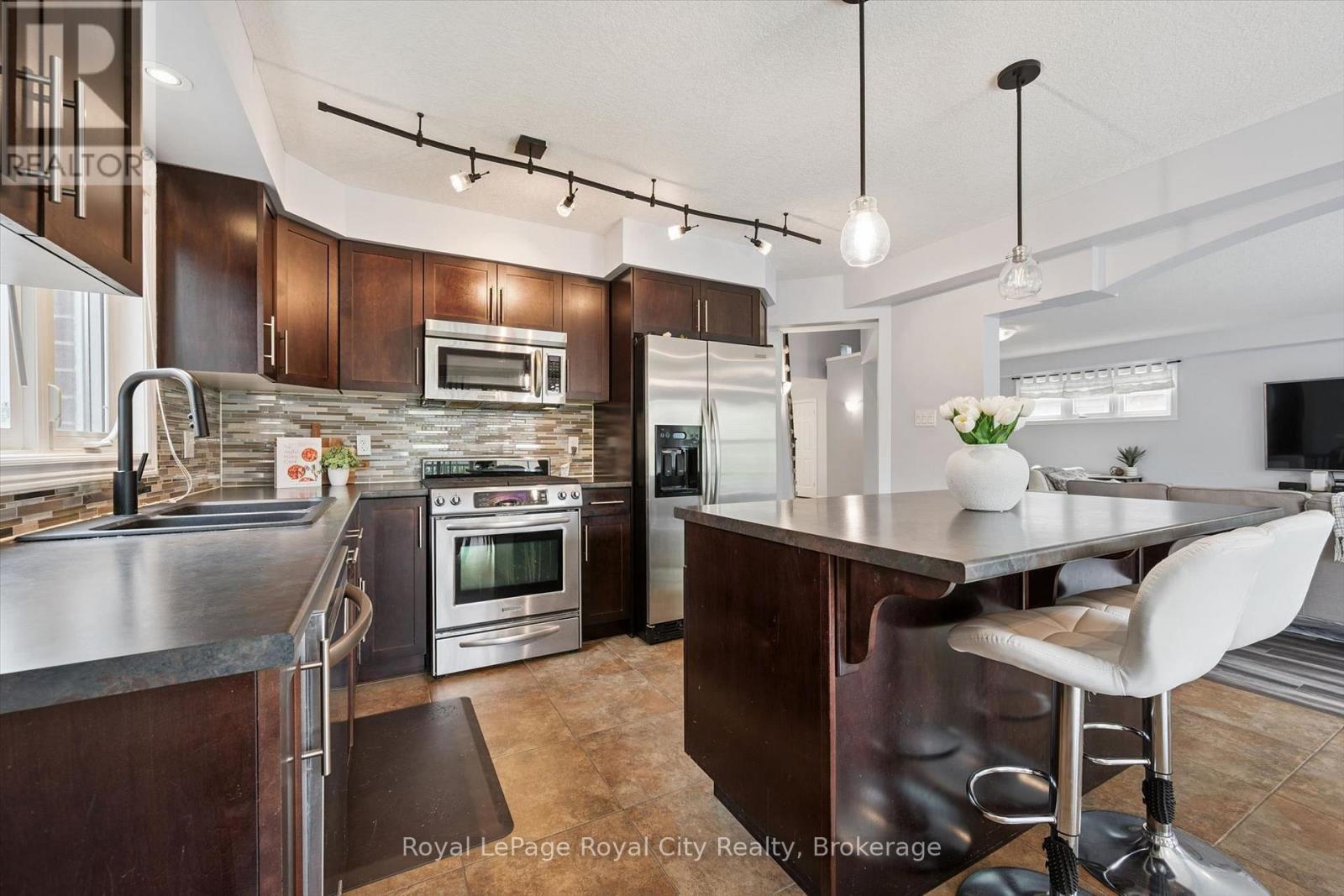 












138 FLANDERS ROAD

,
Waterloo,




Ontario
N0B1M0

