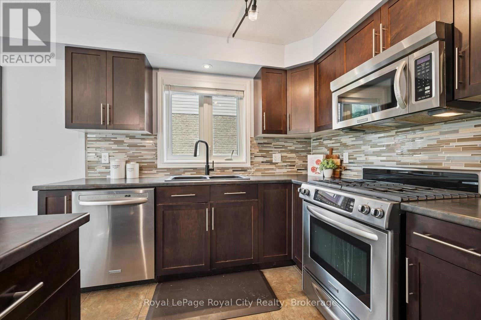 












138 FLANDERS ROAD

,
Waterloo,




Ontario
N0B1M0

