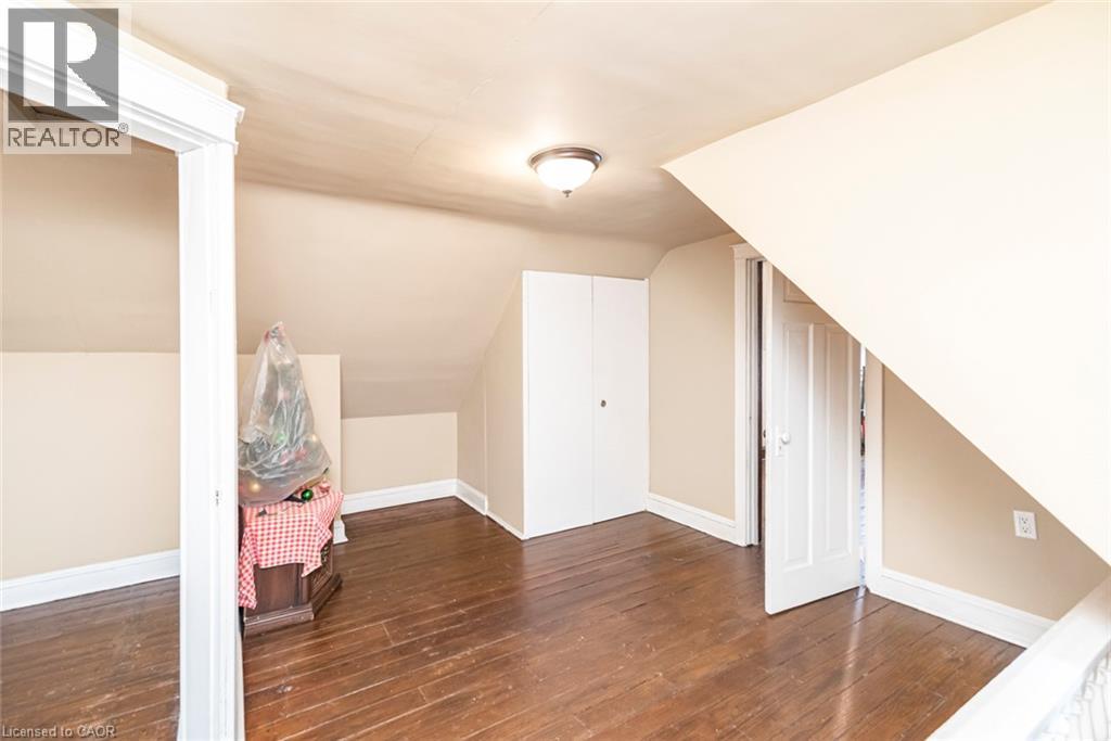 












44 ARTHUR Avenue N

,
Hamilton,




Ontario
L8L6C5

