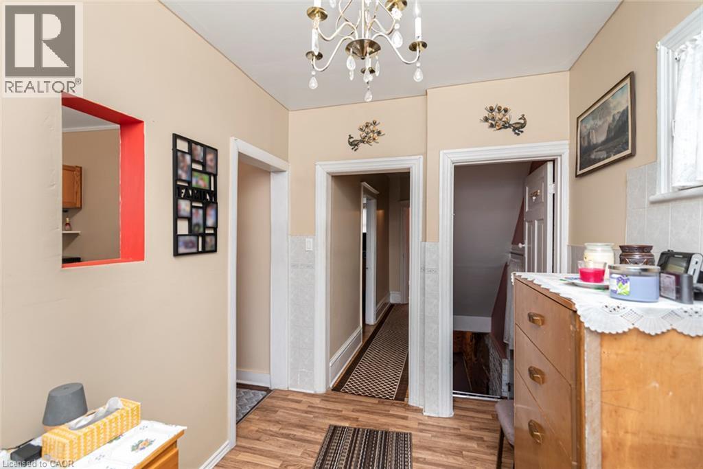 












44 ARTHUR Avenue N

,
Hamilton,




Ontario
L8L6C5

