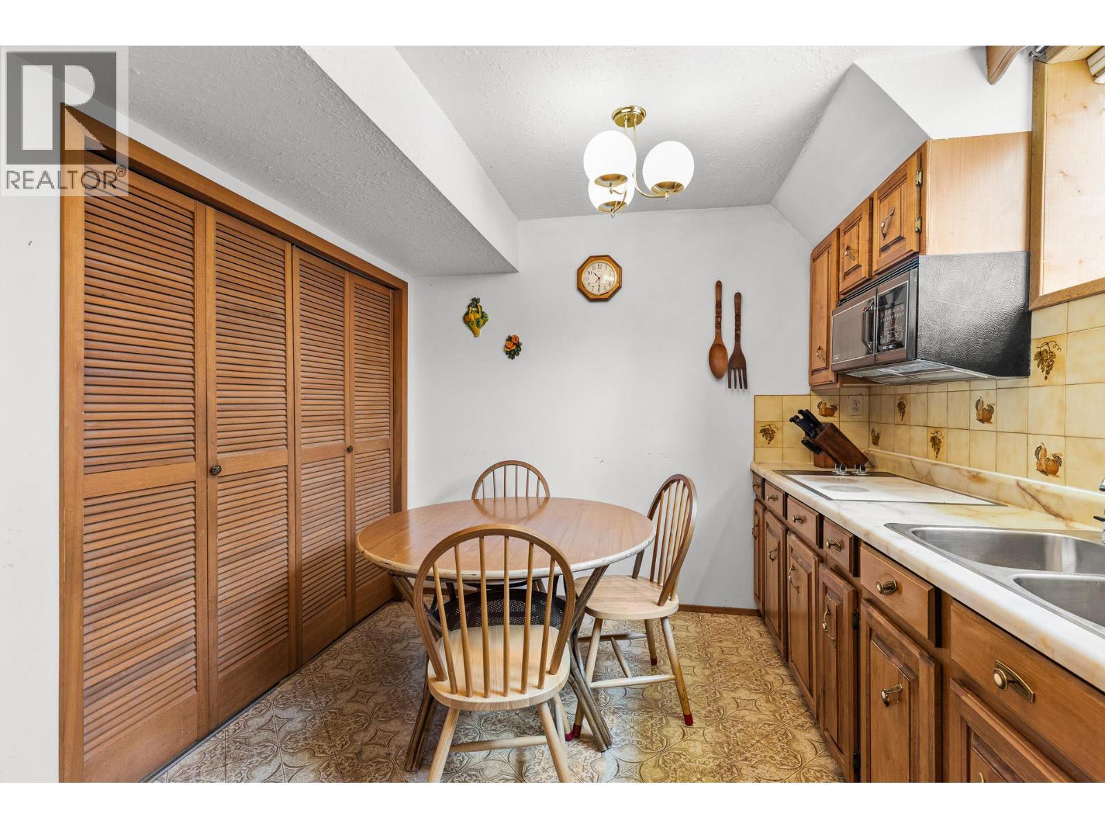 












6012 107th Street

,
Osoyoos,




British Columbia
V0H1V4

