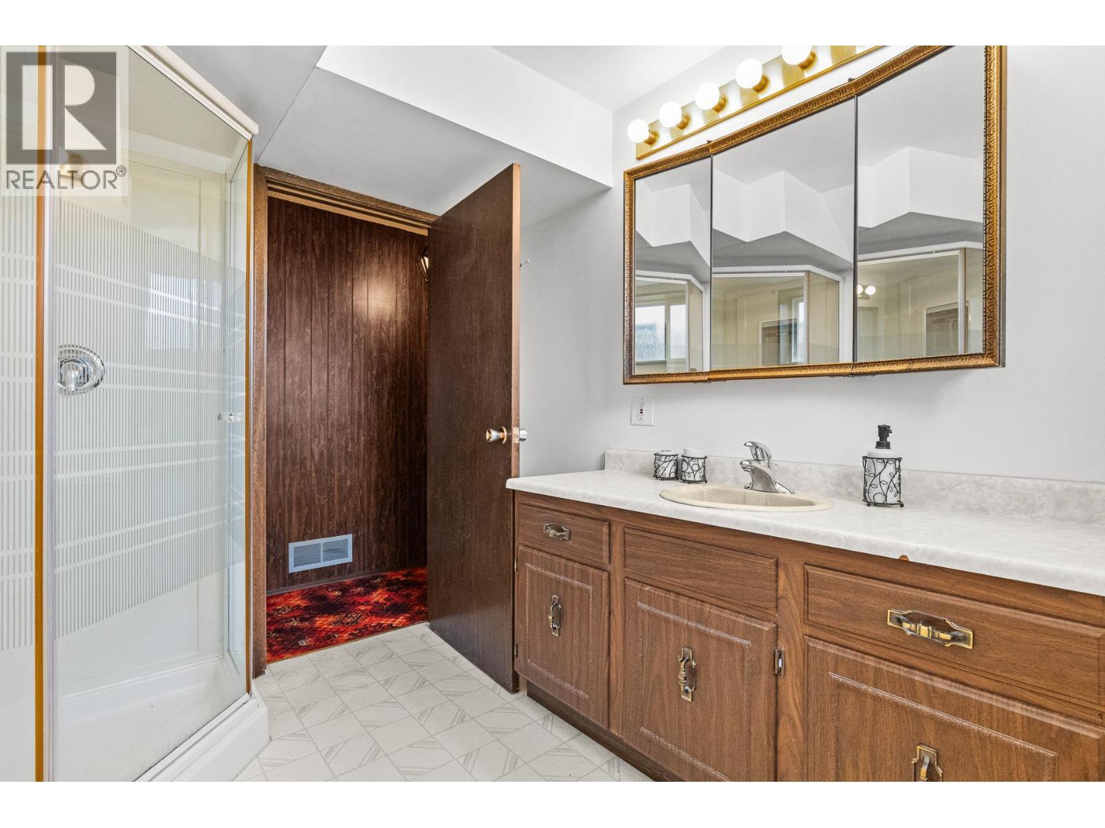 












6012 107th Street

,
Osoyoos,




British Columbia
V0H1V4

