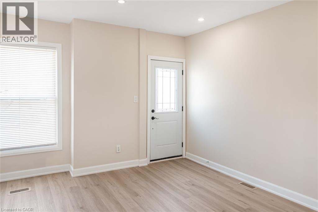












60 KEITH Street

,
Hamilton,




Ontario
L8L3S3

