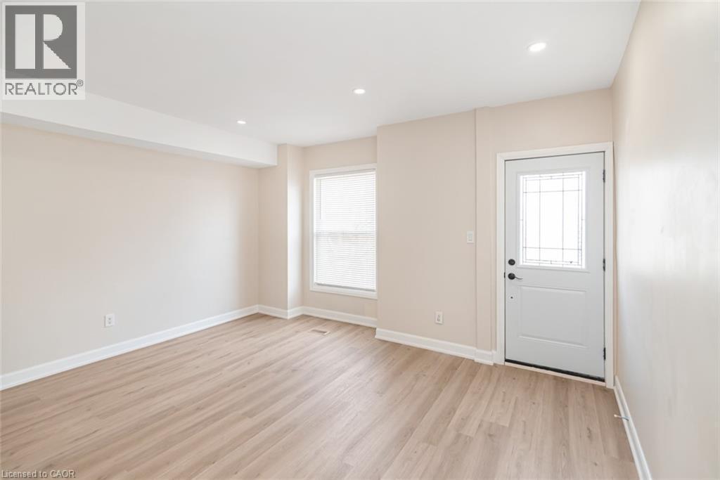 












60 KEITH Street

,
Hamilton,




Ontario
L8L3S3

