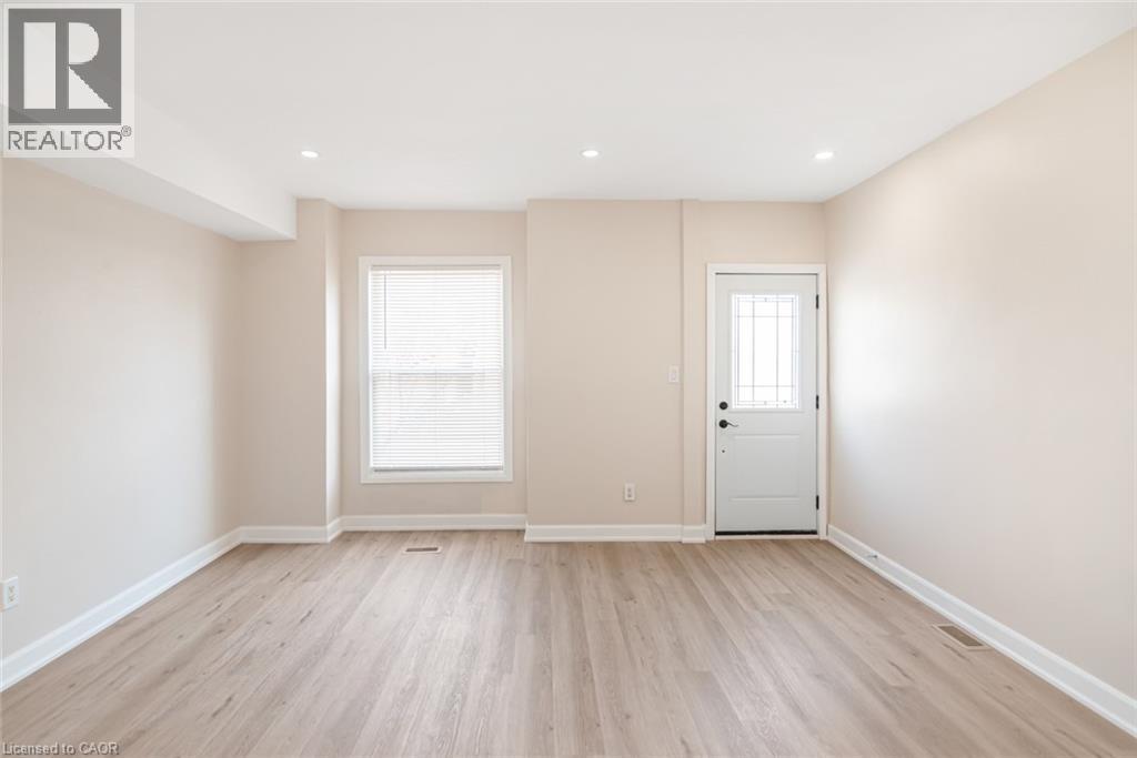 












60 KEITH Street

,
Hamilton,




Ontario
L8L3S3

