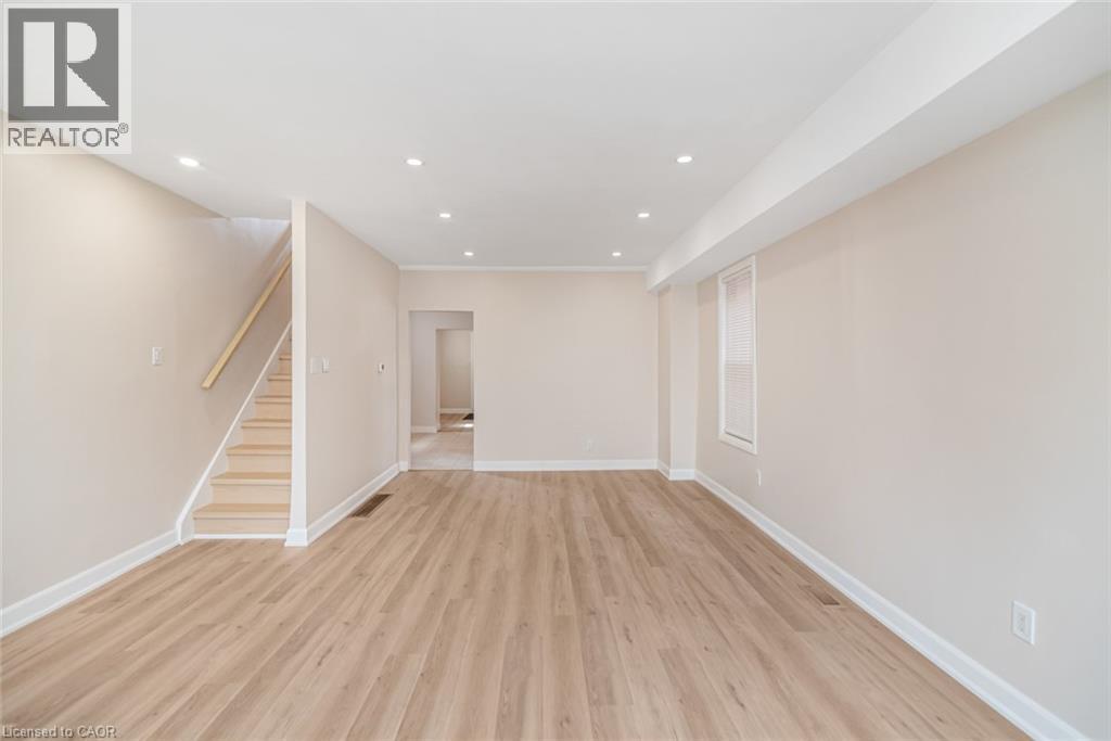 












60 KEITH Street

,
Hamilton,




Ontario
L8L3S3


