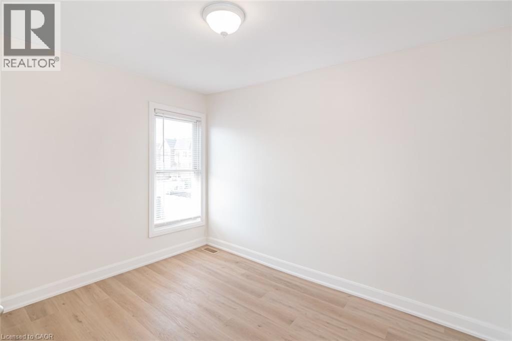 












60 KEITH Street

,
Hamilton,




Ontario
L8L3S3


