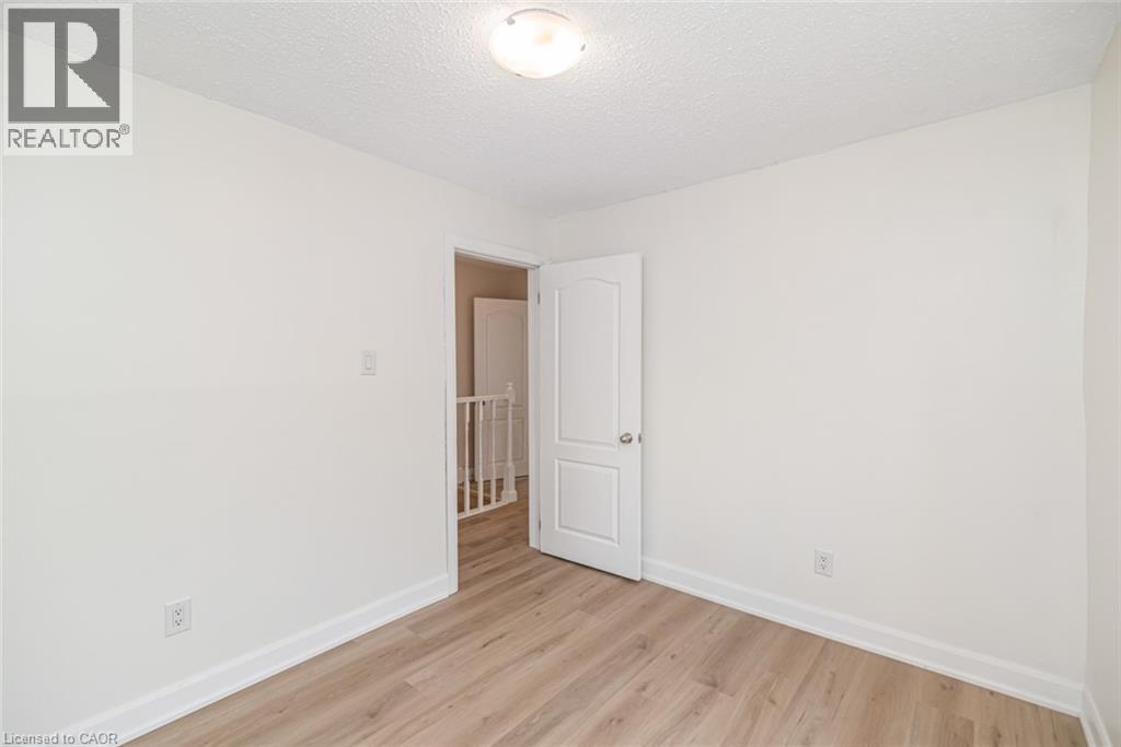 












60 KEITH Street

,
Hamilton,




Ontario
L8L3S3

