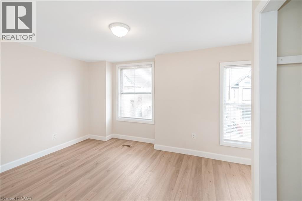 












60 KEITH Street

,
Hamilton,




Ontario
L8L3S3

