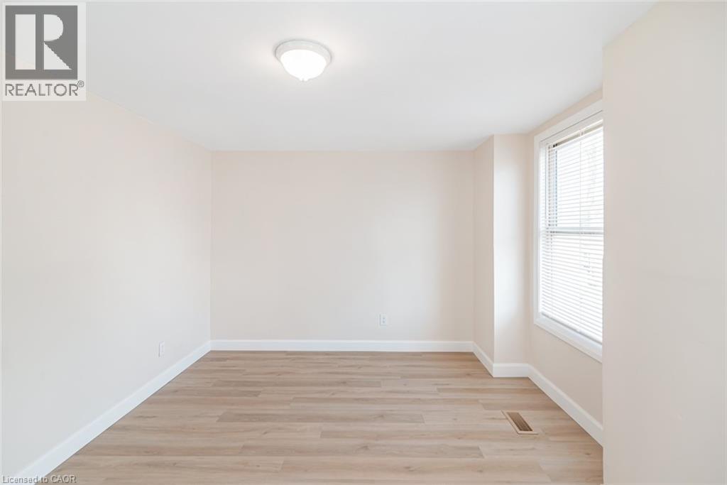 












60 KEITH Street

,
Hamilton,




Ontario
L8L3S3

