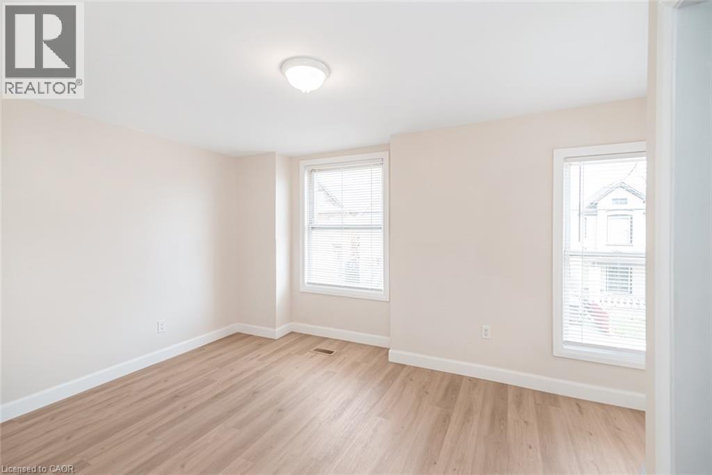 












60 KEITH Street

,
Hamilton,




Ontario
L8L3S3

