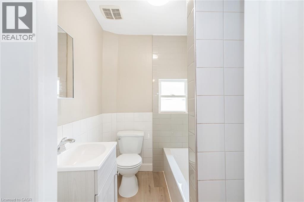 












60 KEITH Street

,
Hamilton,




Ontario
L8L3S3

