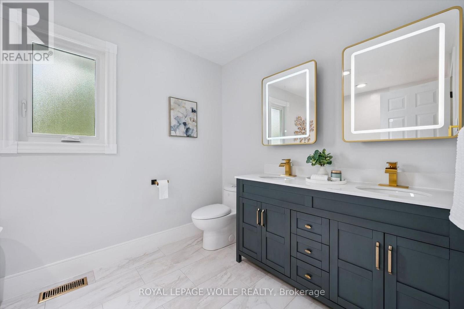 












168 BREWERY STREET

,
Wilmot,




Ontario
N3A2S8

