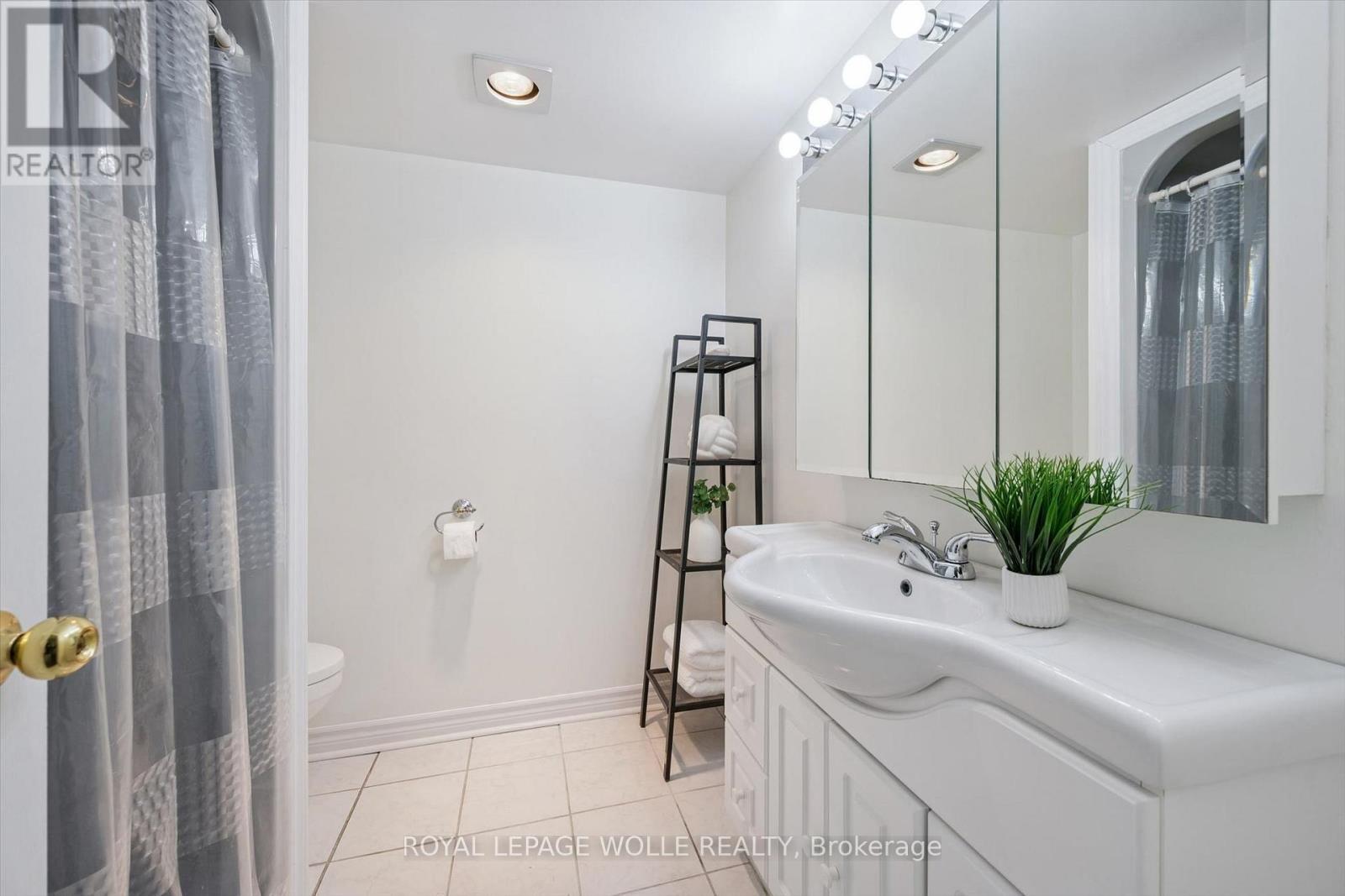 












168 BREWERY STREET

,
Wilmot,




Ontario
N3A2S8

