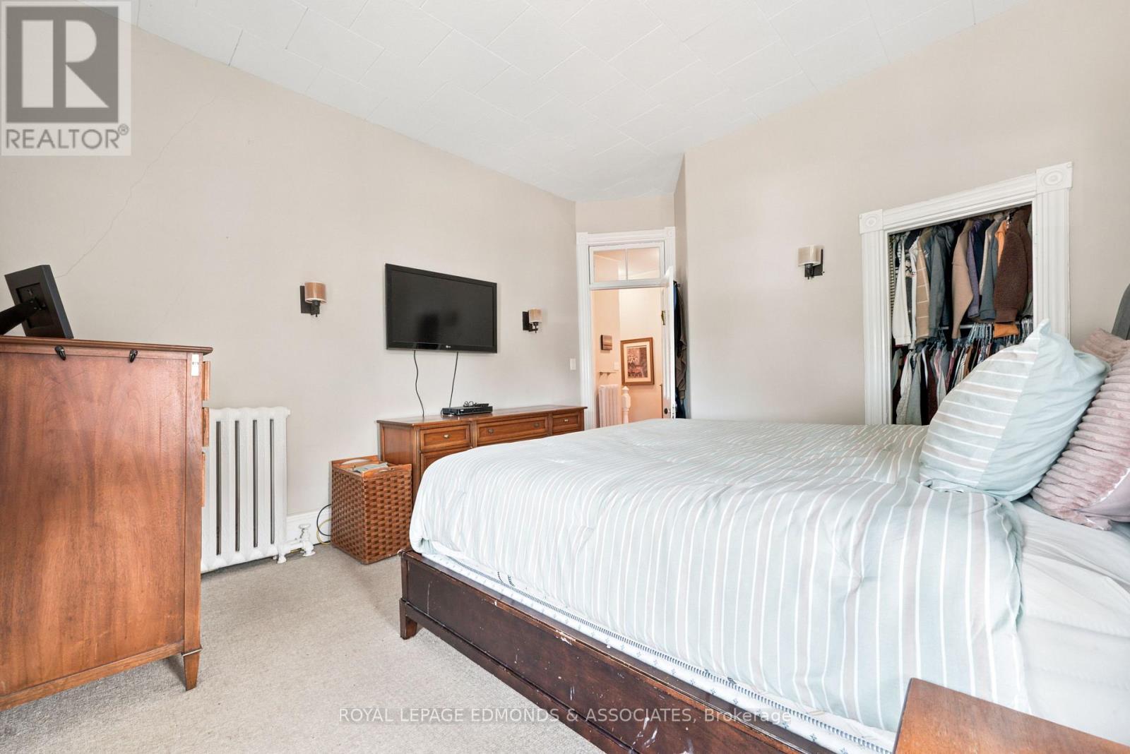 












188 ESTHER STREET

,
Pembroke,




Ontario
K8A3C2

