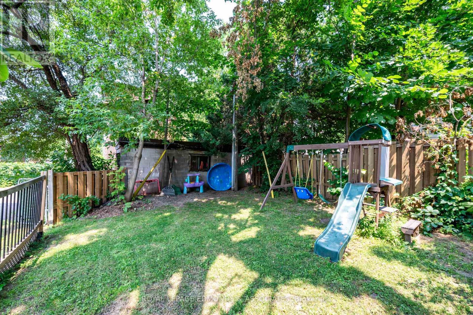 












188 ESTHER STREET

,
Pembroke,




Ontario
K8A3C2


