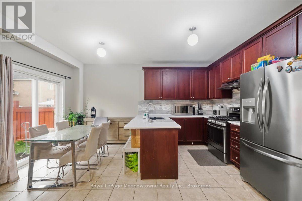 












68 GAME CREEK CRESCENT

,
Brampton (Northwest Sandalwood Parkway),




Ontario
L7A0K3

