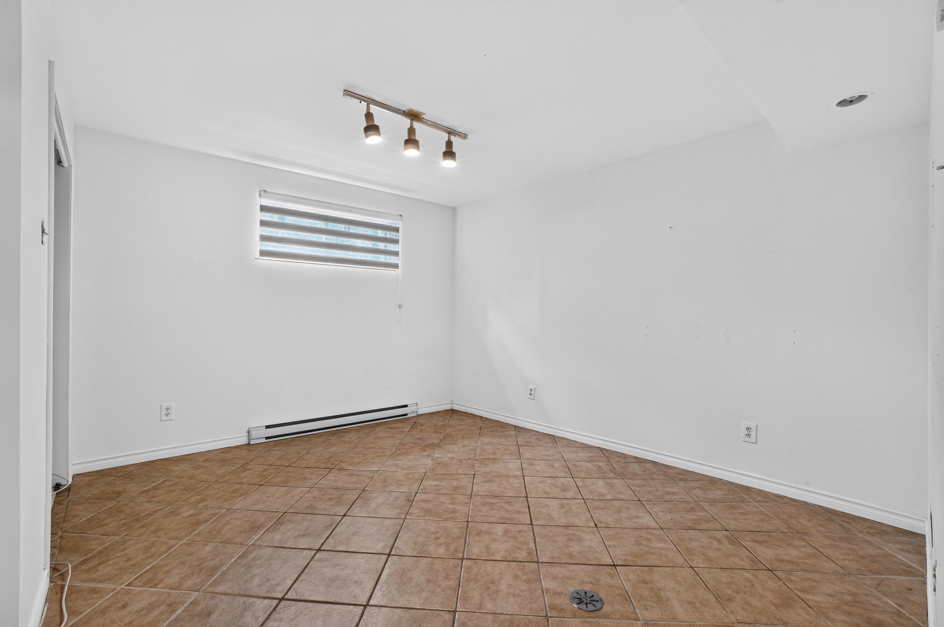 









479


Rue du Rhône

,
Terrebonne (Lachenaie),




QC
J6W5M5

