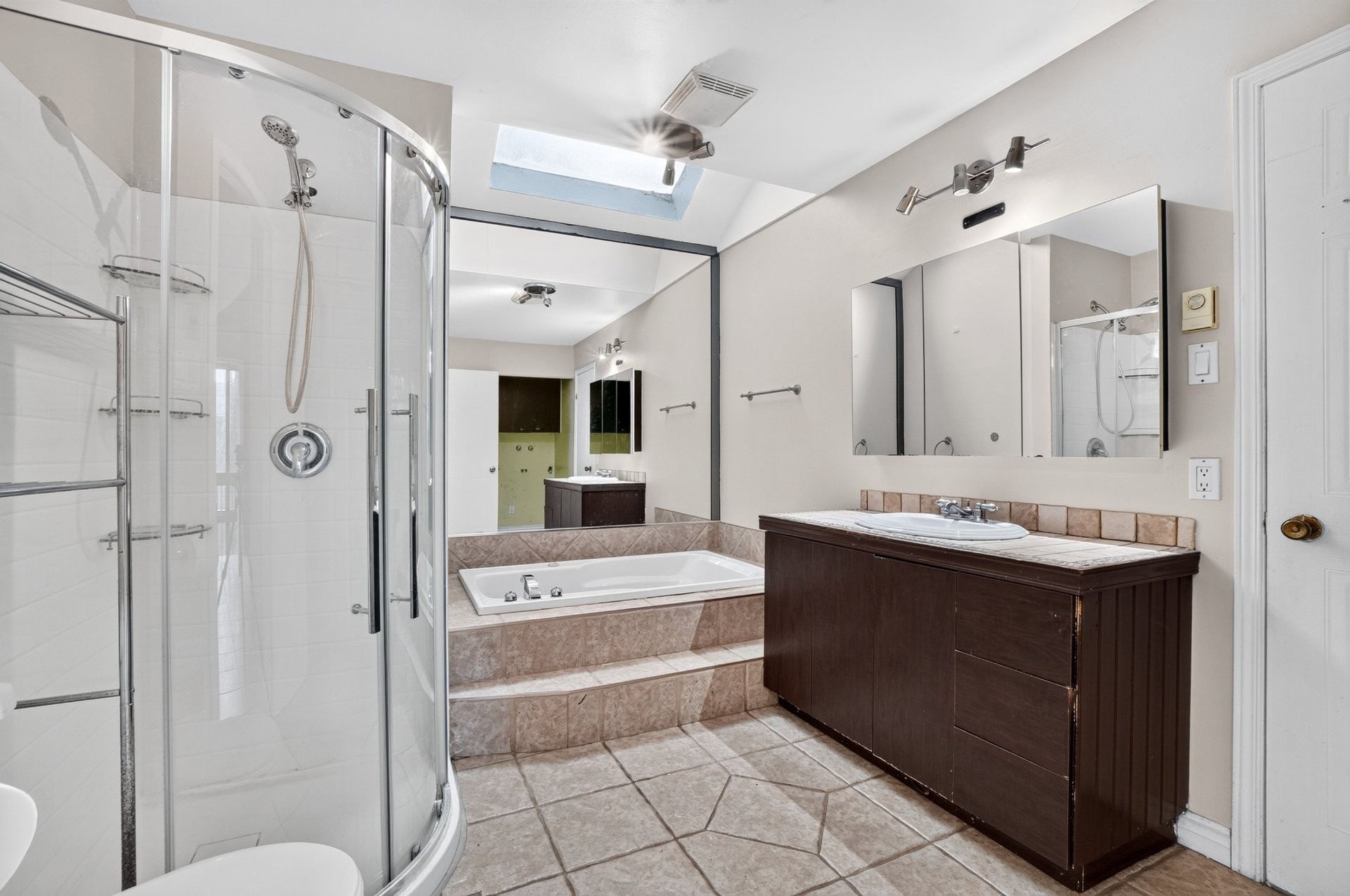 









479


Rue du Rhône

,
Terrebonne (Lachenaie),




QC
J6W5M5

