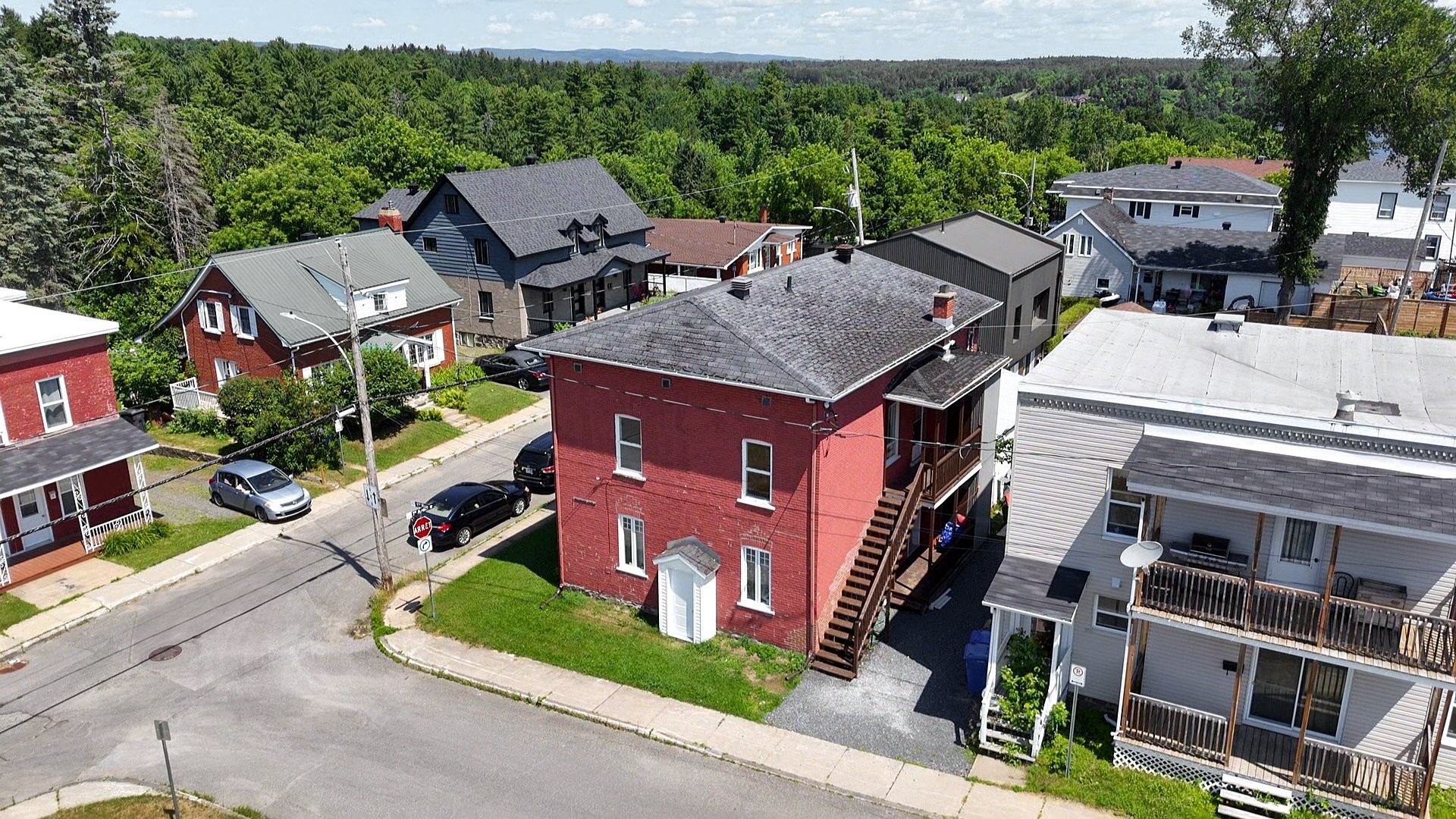 









97

 - 99


7e Avenue

,
Shawinigan,




QC
G9T2A5

