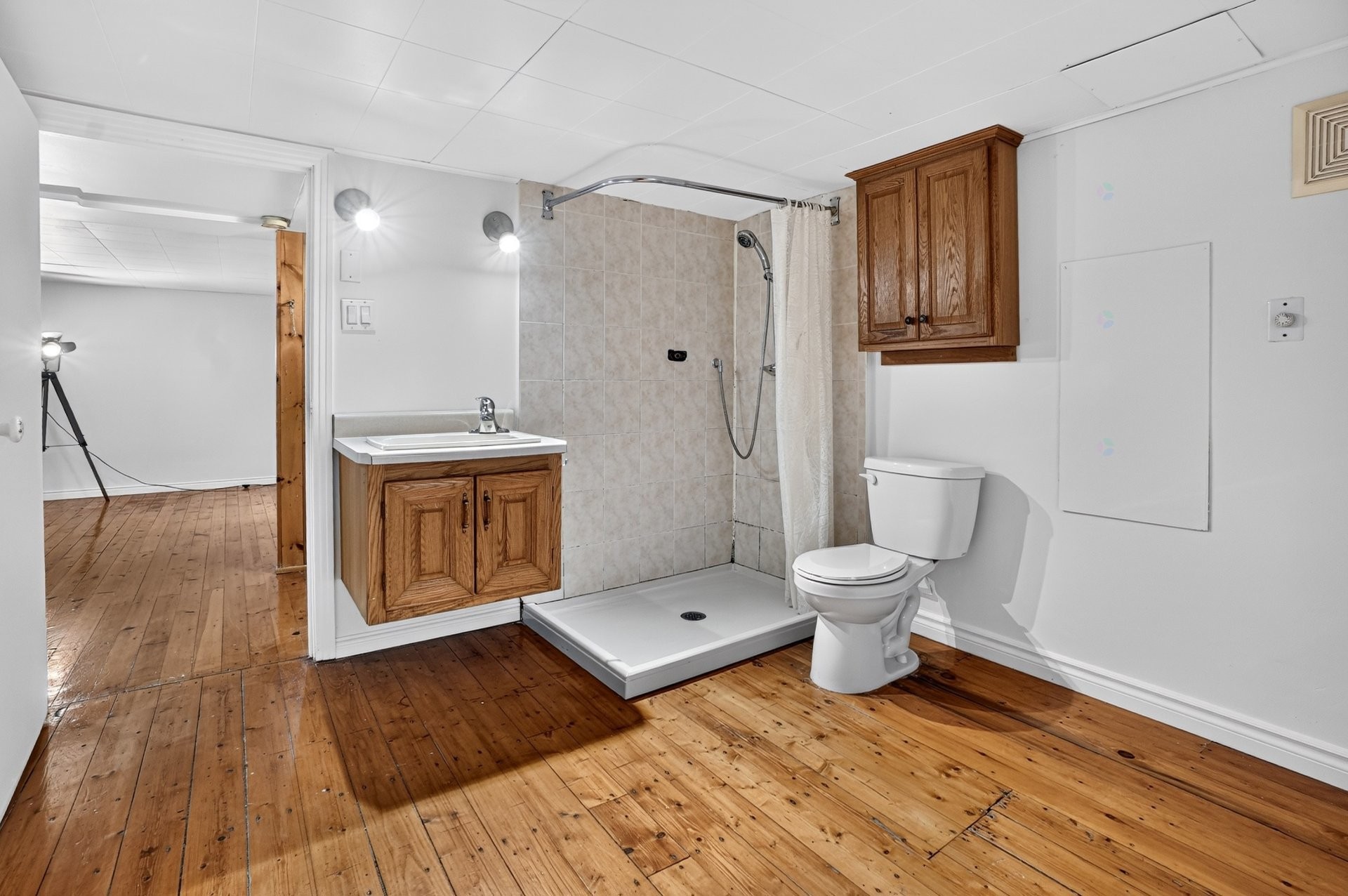 









7565


Rue Louis-Hémon

,
Montréal (Villeray/Saint-Michel/Parc-Extension),




QC
H2E2V3

