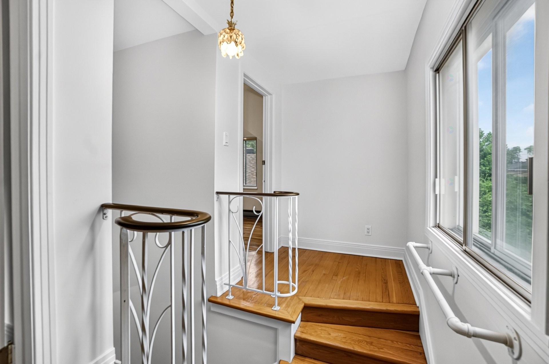 









7565


Rue Louis-Hémon

,
Montréal (Villeray/Saint-Michel/Parc-Extension),




QC
H2E2V3

