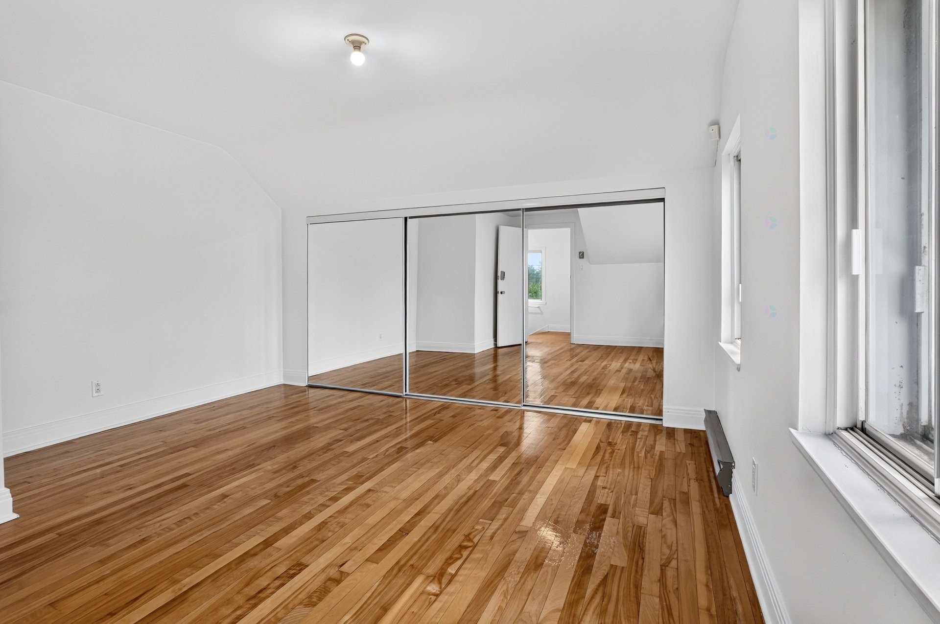 









7565


Rue Louis-Hémon

,
Montréal (Villeray/Saint-Michel/Parc-Extension),




QC
H2E2V3


