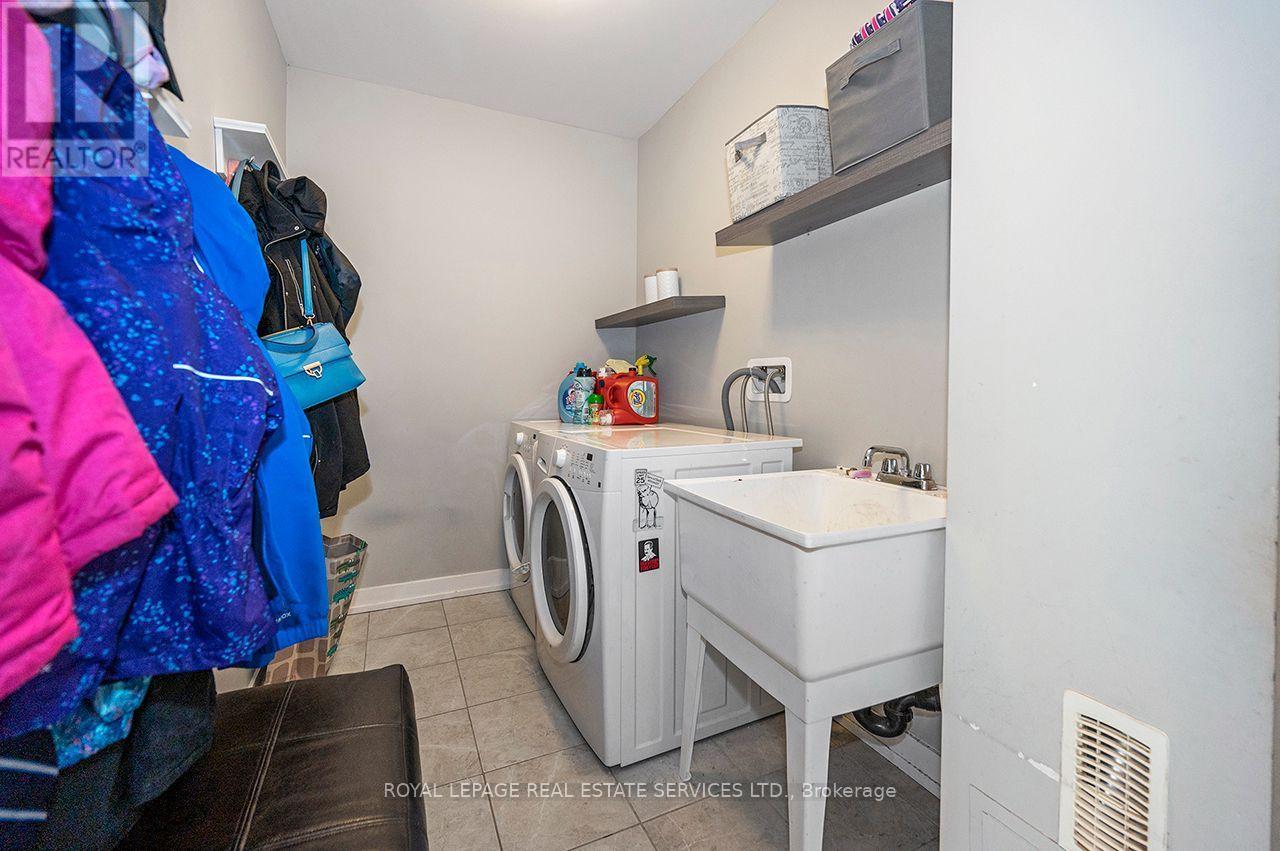 












3041 ERNEST APPELBE BOULEVARD

,
Oakville,




Ontario
L6H0N8

