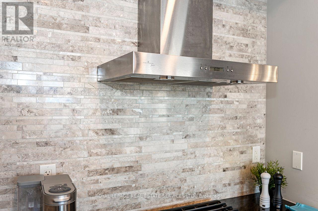 












3041 ERNEST APPELBE BOULEVARD

,
Oakville,




Ontario
L6H0N8

