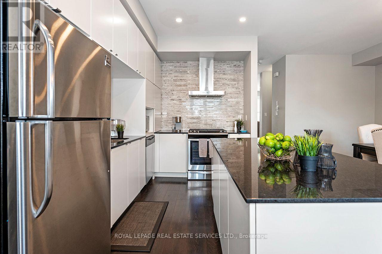 












3041 ERNEST APPELBE BOULEVARD

,
Oakville,




Ontario
L6H0N8

