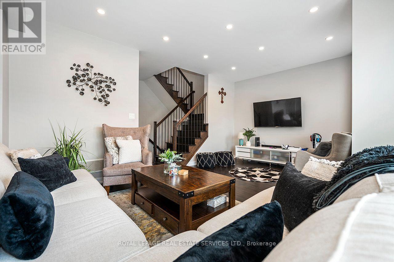 












3041 ERNEST APPELBE BOULEVARD

,
Oakville,




Ontario
L6H0N8


