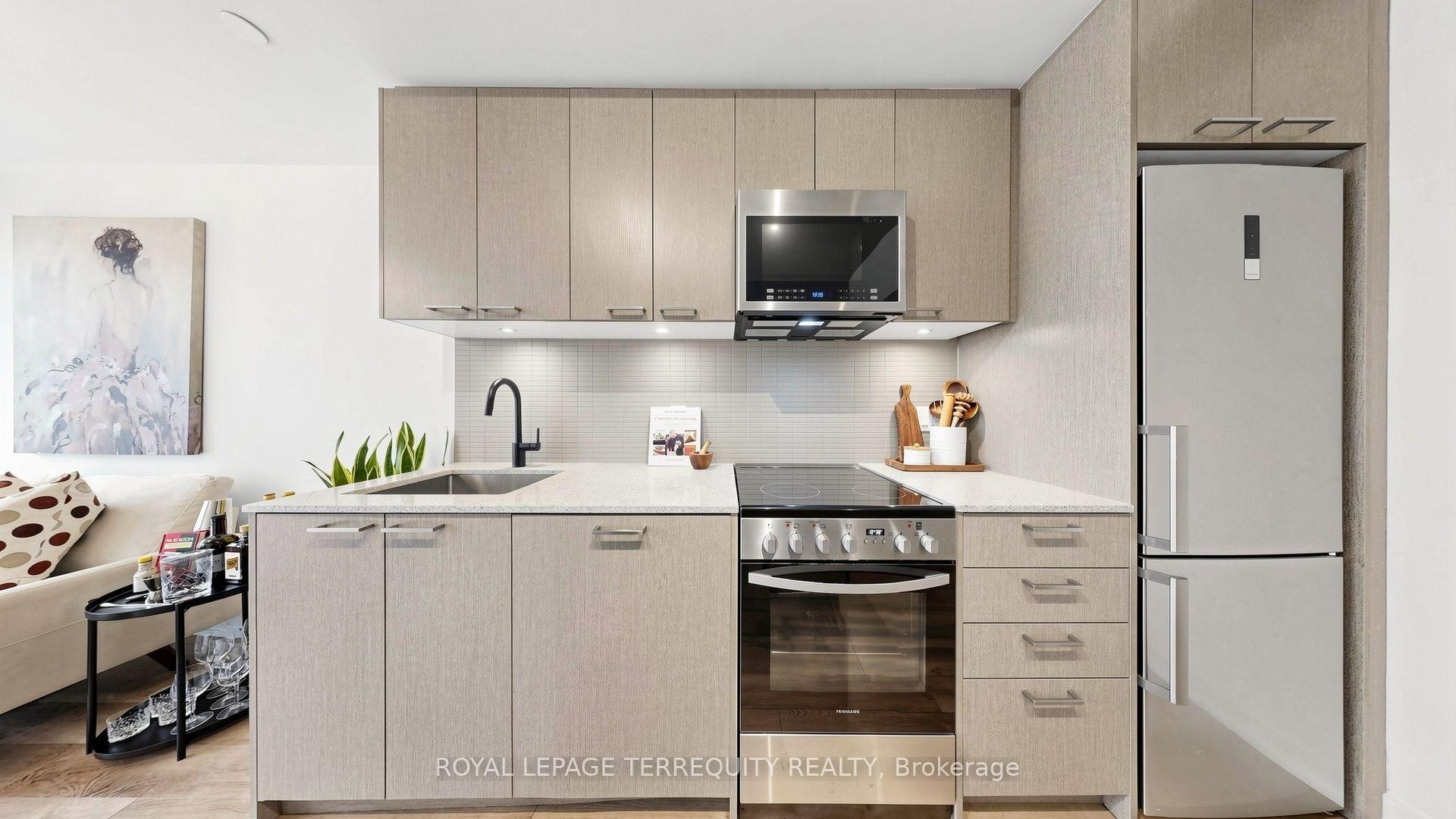 









1808


St Clair

Avenue West, 510,
Toronto,




ON
M6N 0C1

