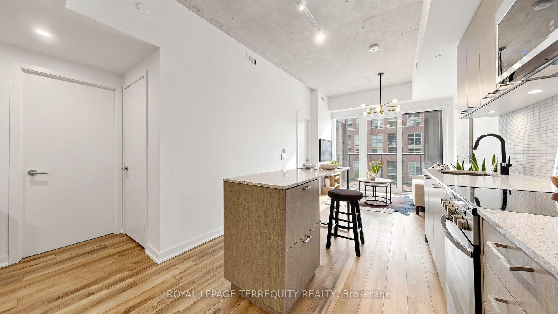









1808


St Clair

Avenue West, 510,
Toronto,




ON
M6N 0C1

