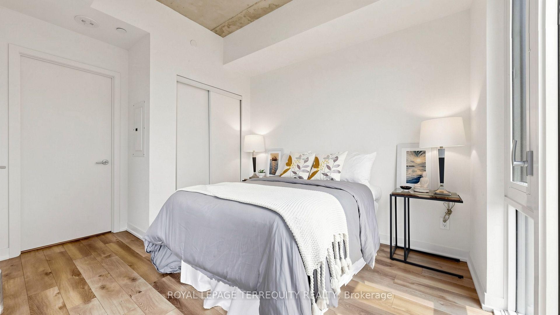









1808


St Clair

Avenue West, 510,
Toronto,




ON
M6N 0C1

