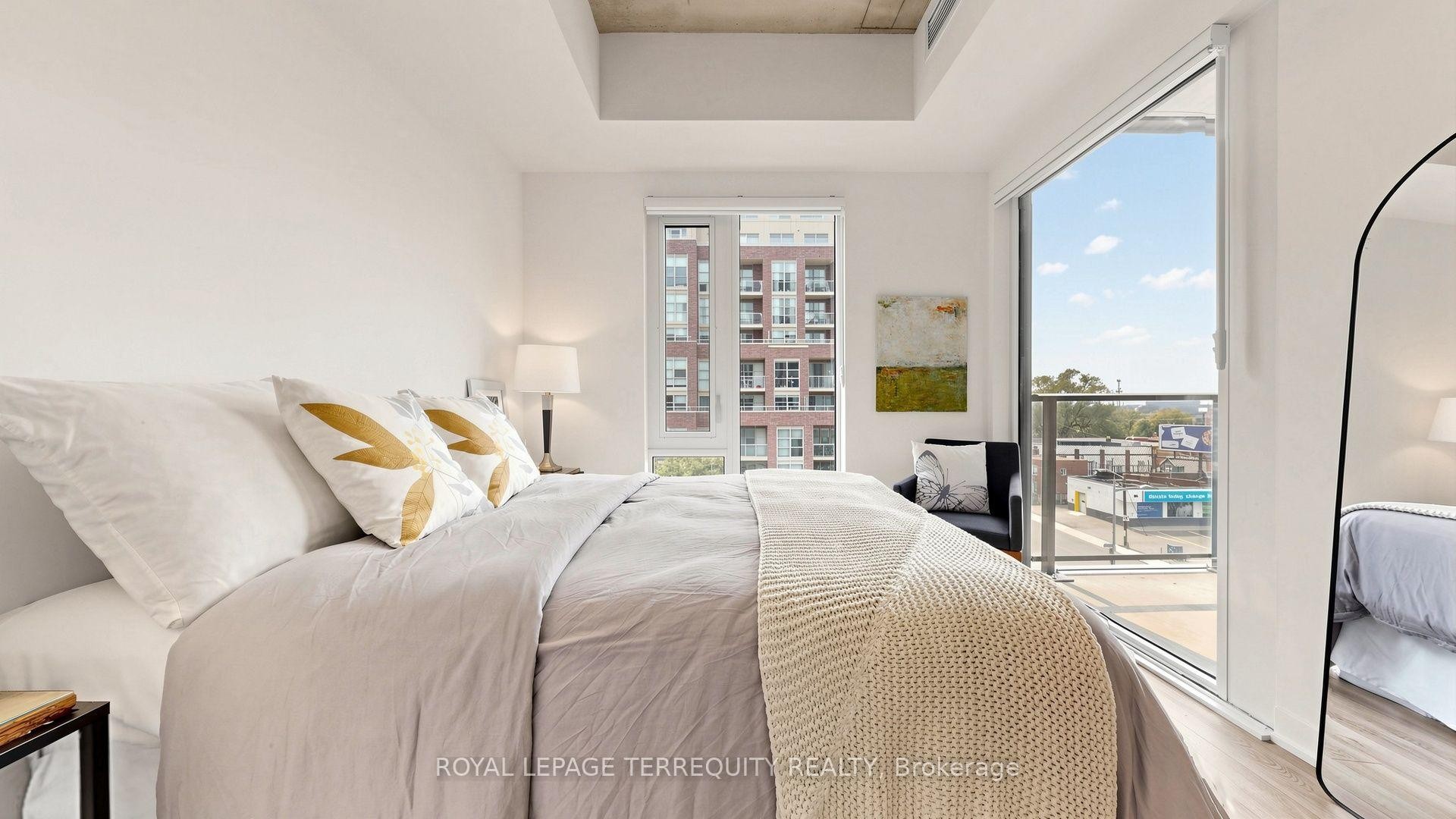 









1808


St Clair

Avenue West, 510,
Toronto,




ON
M6N 0C1

